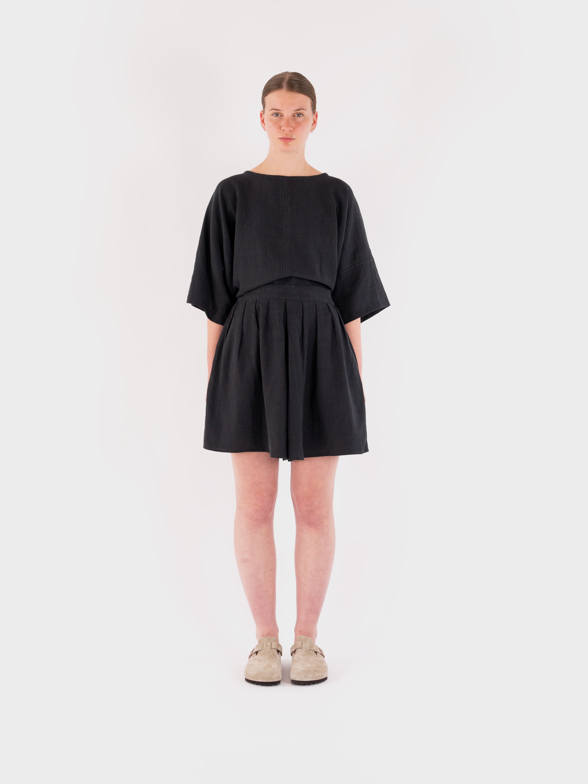 Kate Sheridan Pleat Play Shorts - Black